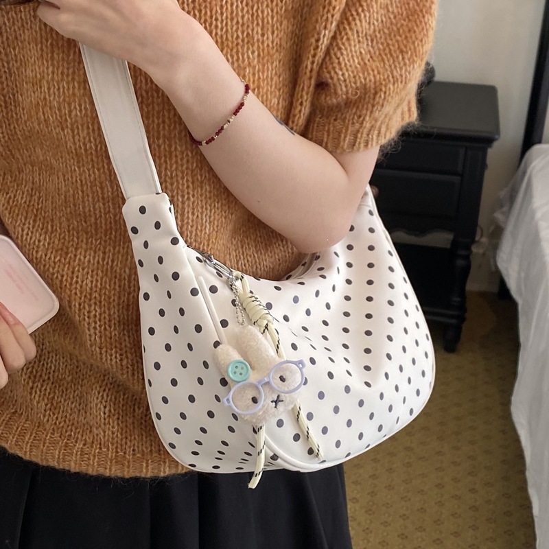 Interior Design Trends 2026 - Niche design polkadot tas dames 2026